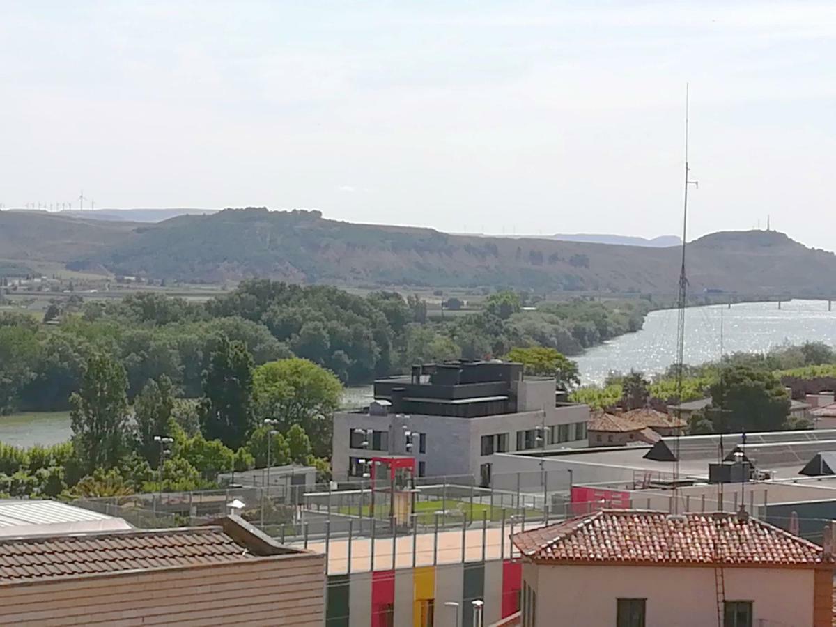 Atico Con Piscina Bellavista Apartment Tudela Exterior foto